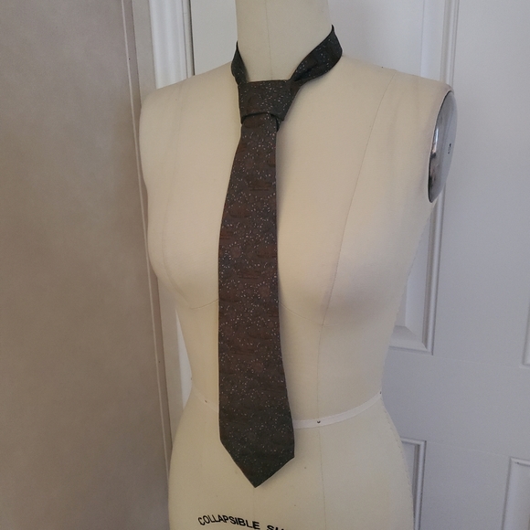 Salvatore Ferragamo Silk Tie - Picture 4 of 8